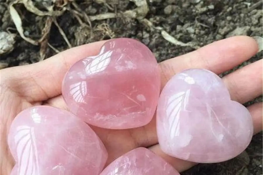 Rose Quartz crystal