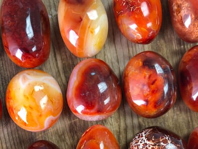 A Detailed Look into the World of Red Crystals: Energy, Passion, and Strength