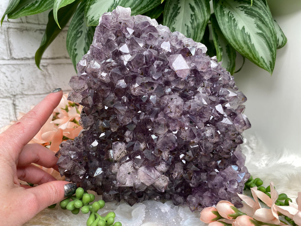 Types of Crystals: From Common to Rare - A Complete Overview